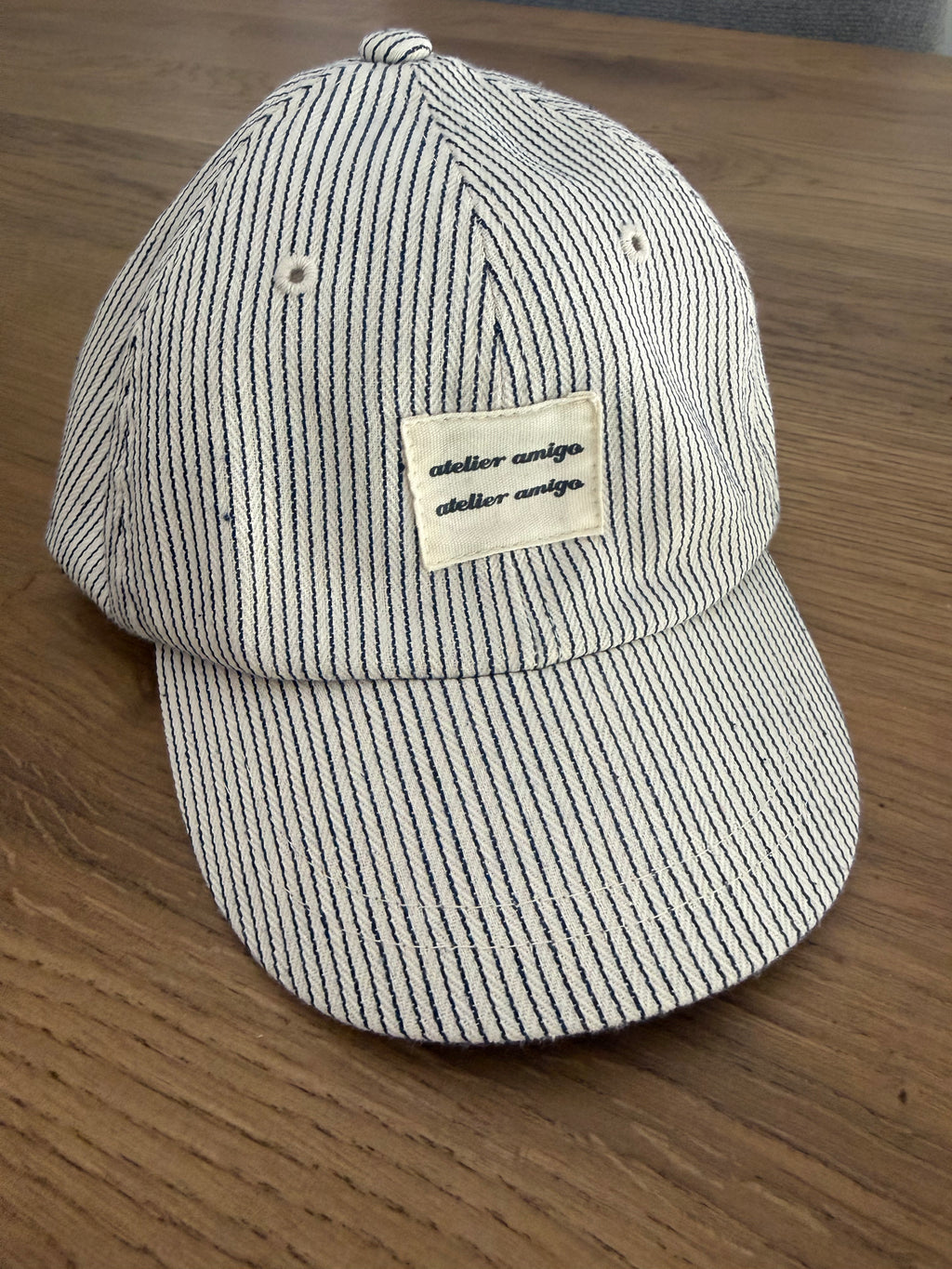 Cap stripe