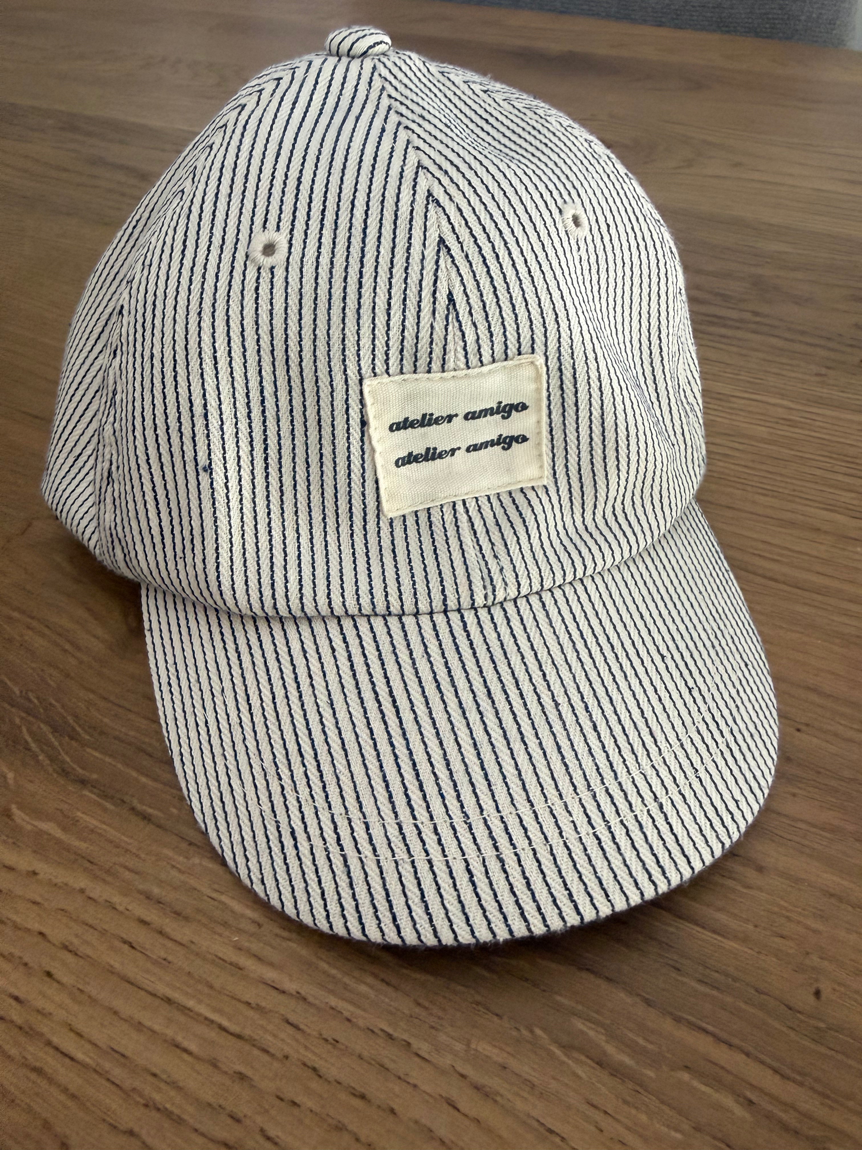 Cap stripe