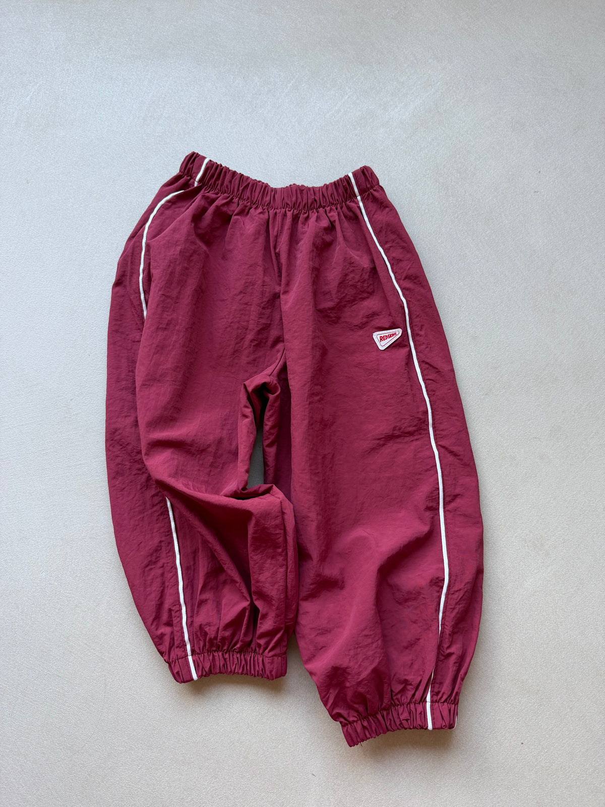 Parachute pants red