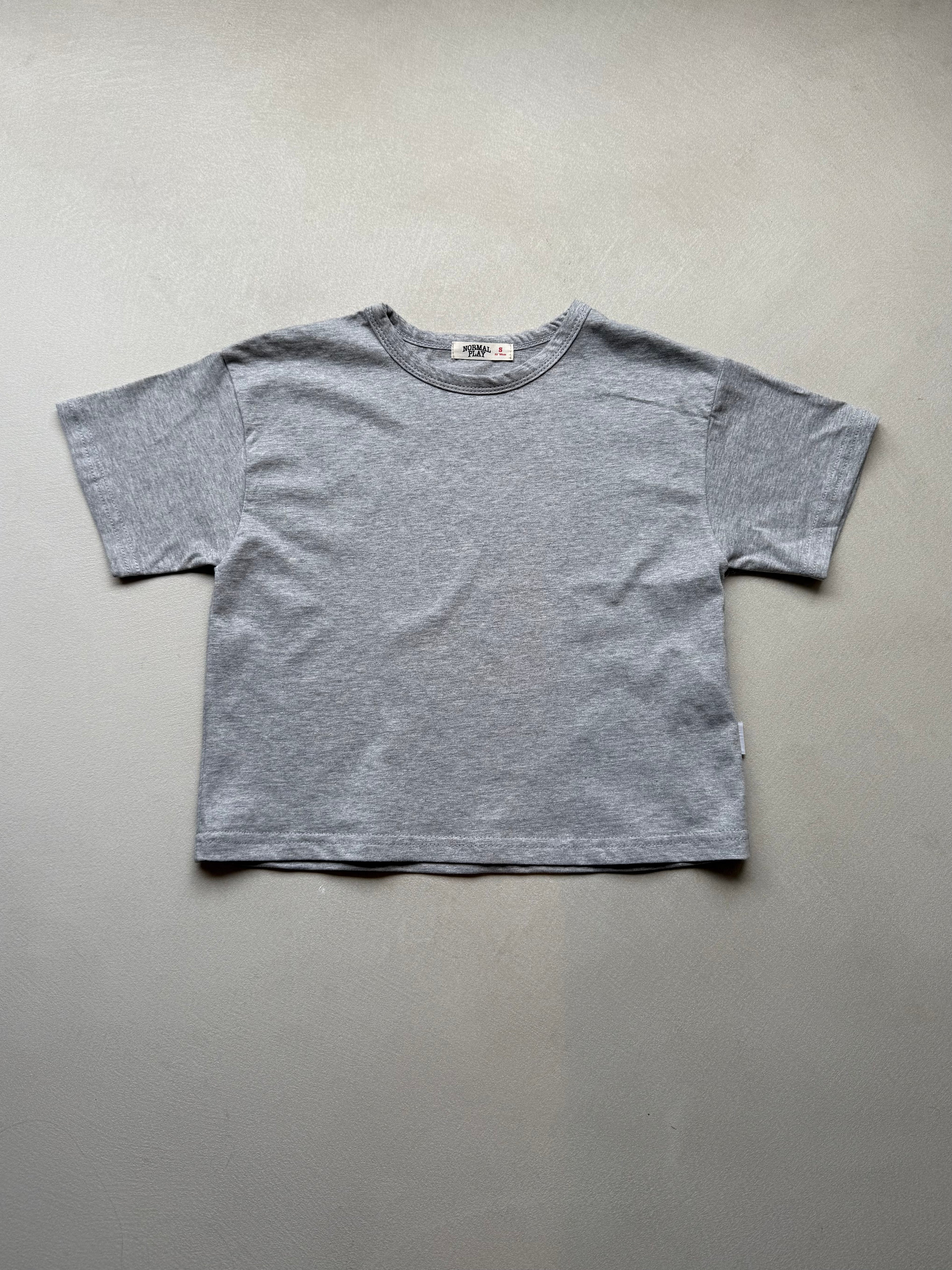 Grey short tee
