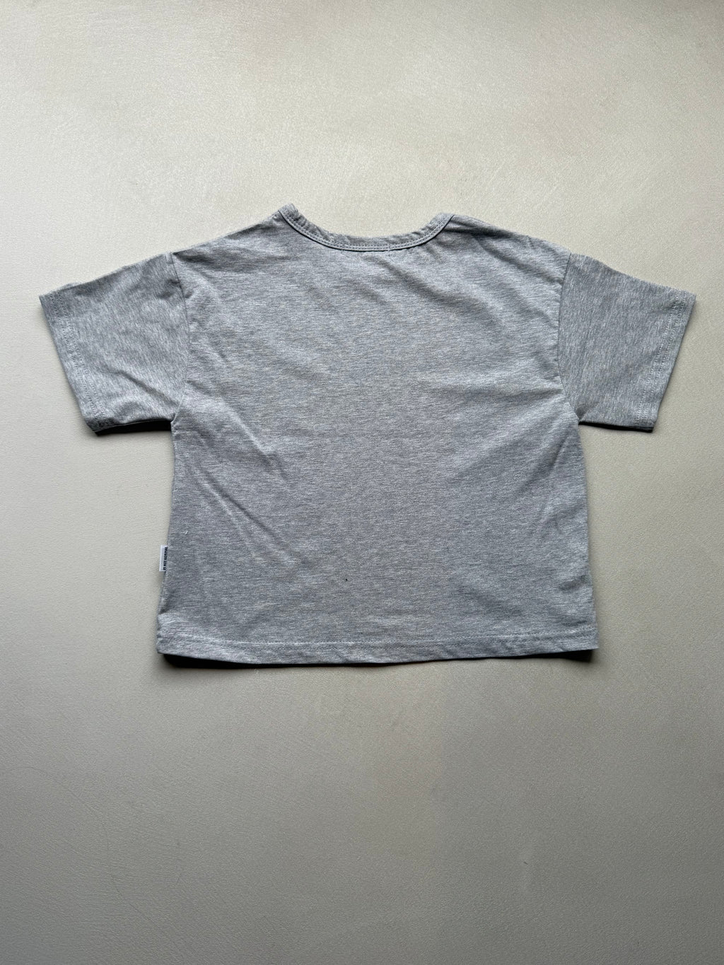 Grey short tee