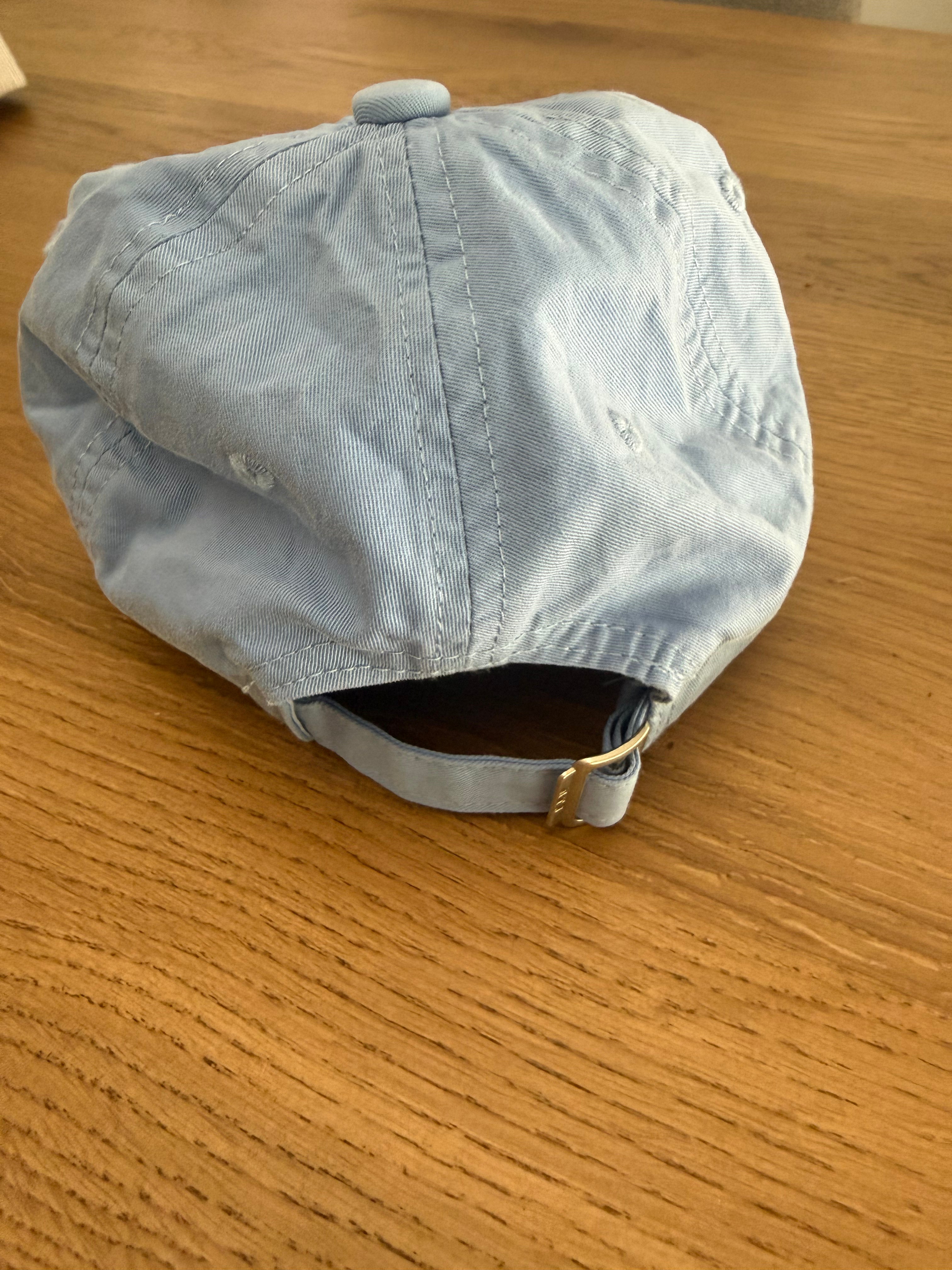 Cap blue