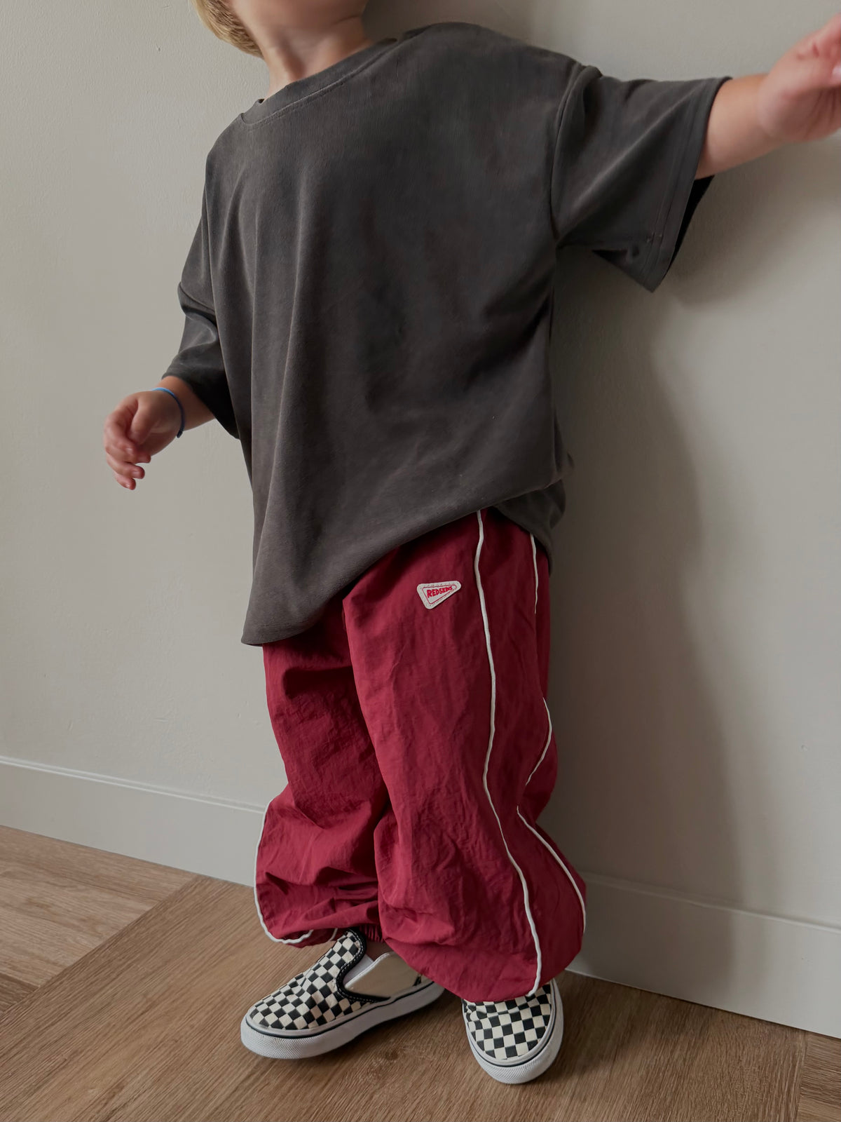 Parachute pants red