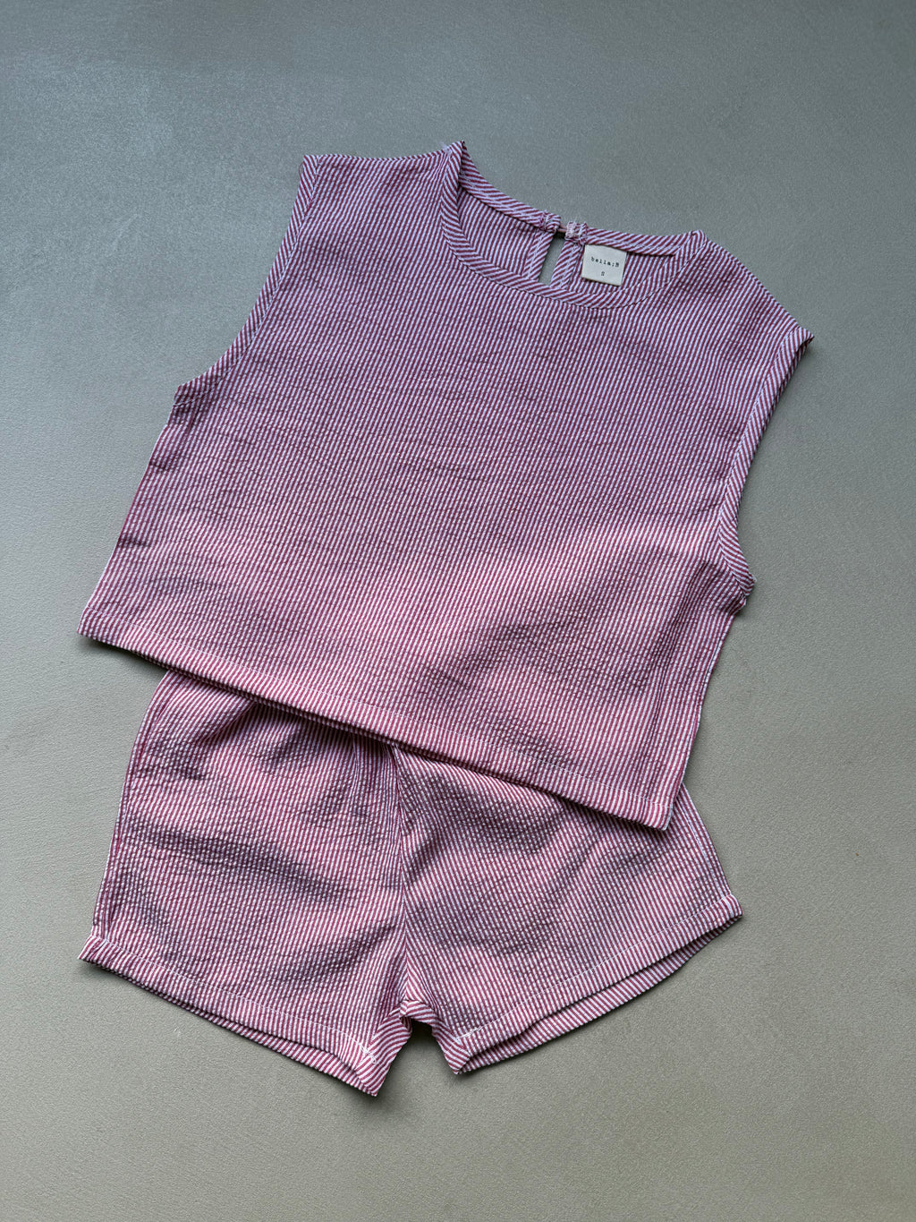 Red stripe set