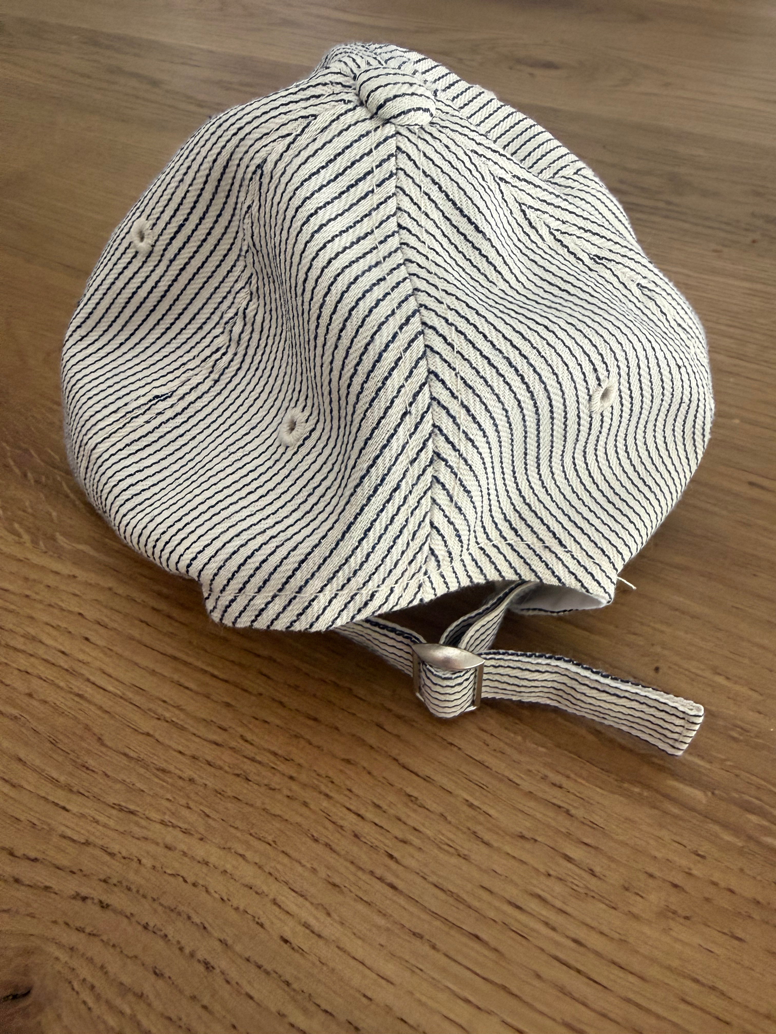 Cap stripe