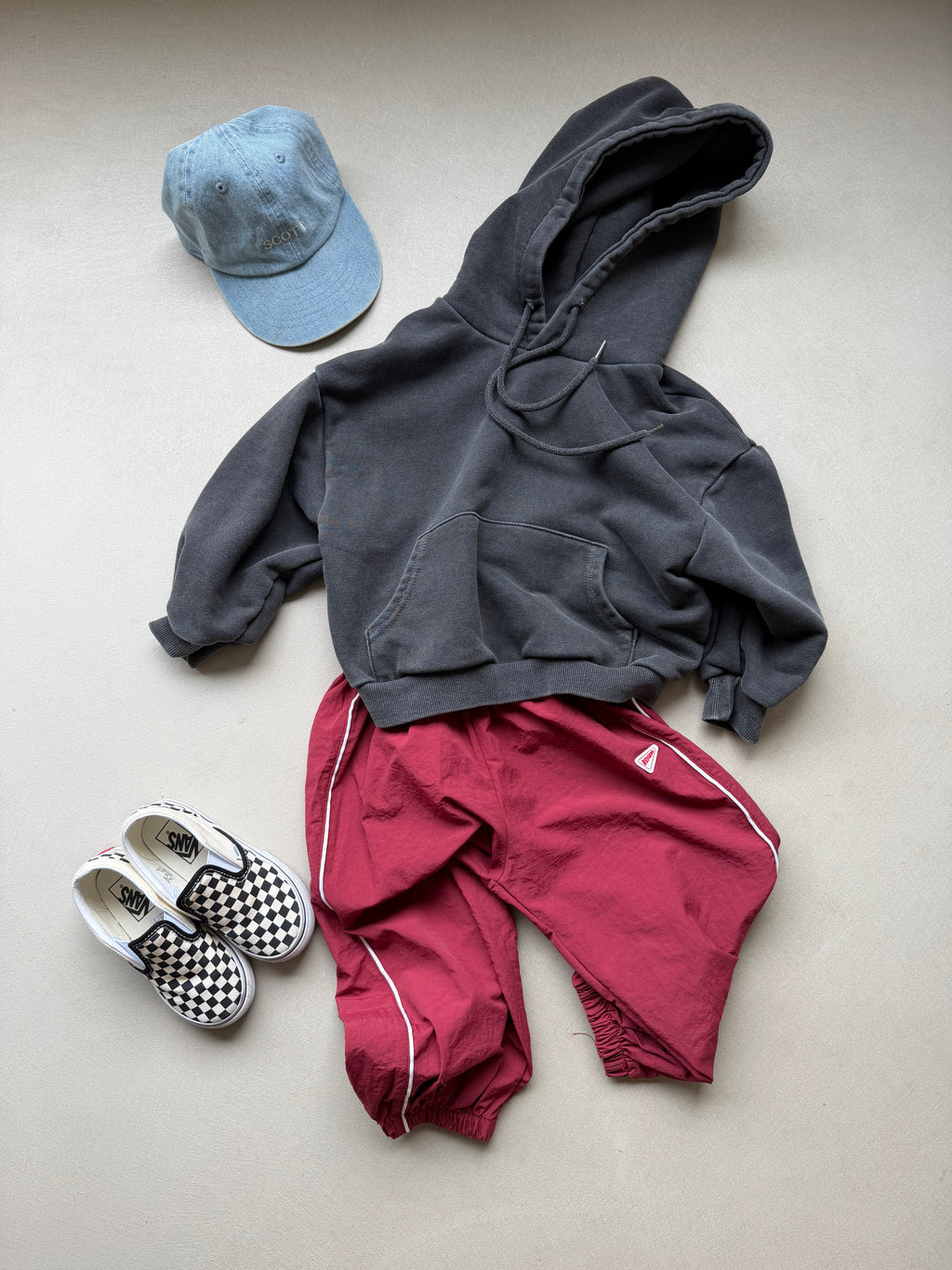 Parachute pants red